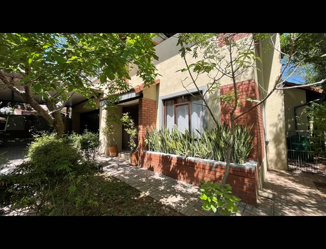 3 BEDROOM FREESTANDING FOR SALE IN KOSMOSDAL